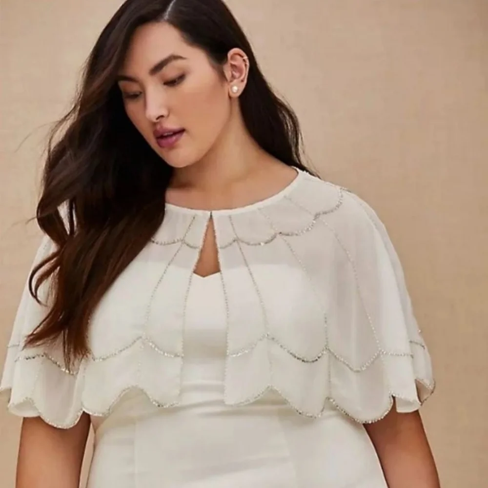 White Beaded Scallop Capelet